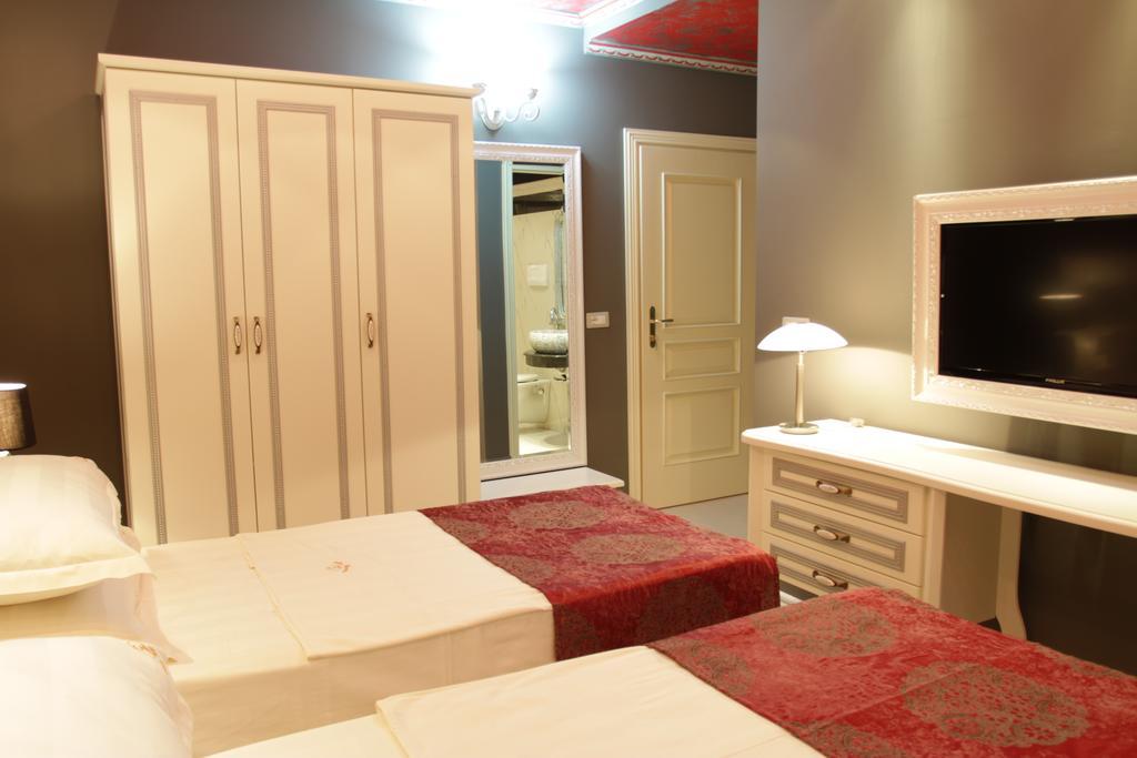 Hotel Boutique Vila Fernando Tirana Room photo
