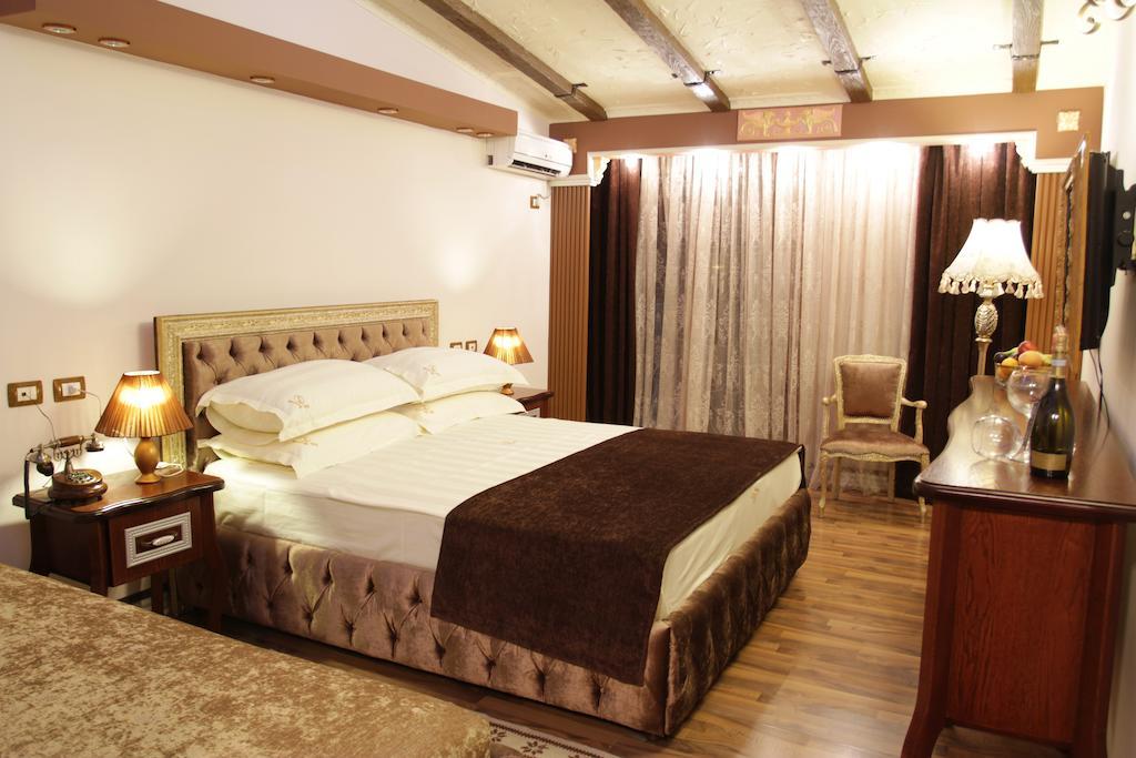 Hotel Boutique Vila Fernando Tirana Room photo