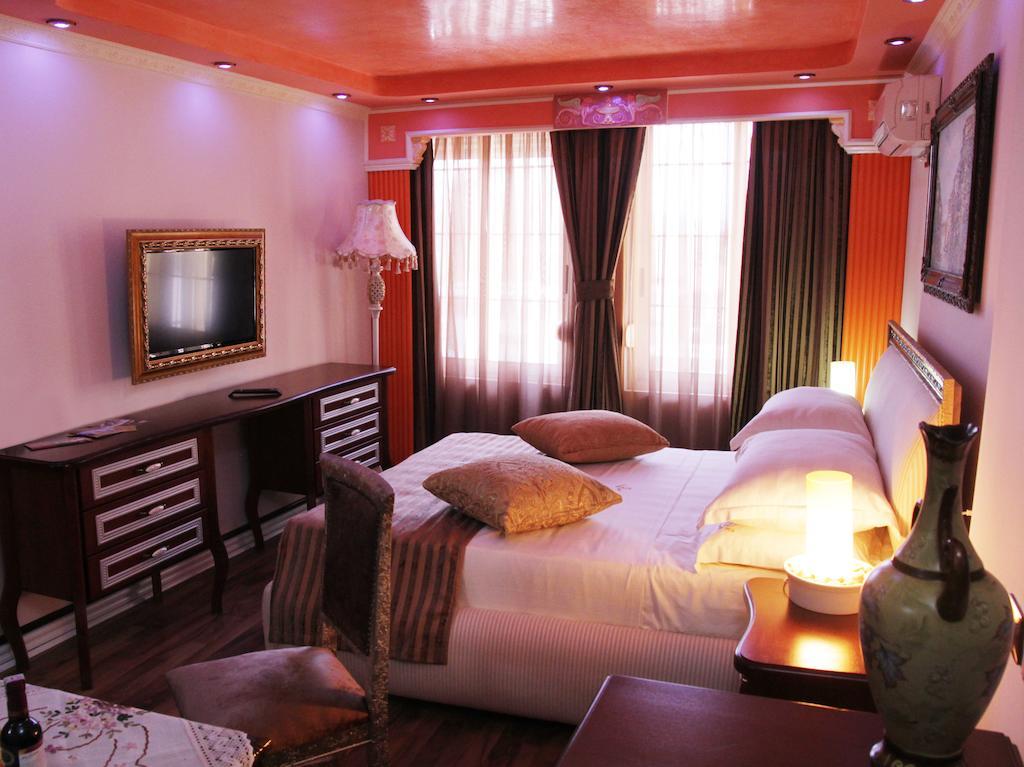 Hotel Boutique Vila Fernando Tirana Room photo